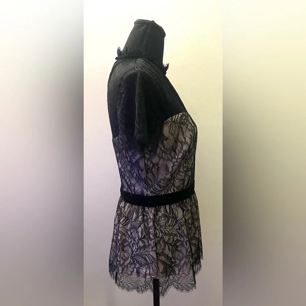 White House Black Market- Elegant Black Lace Top Size‎ 8